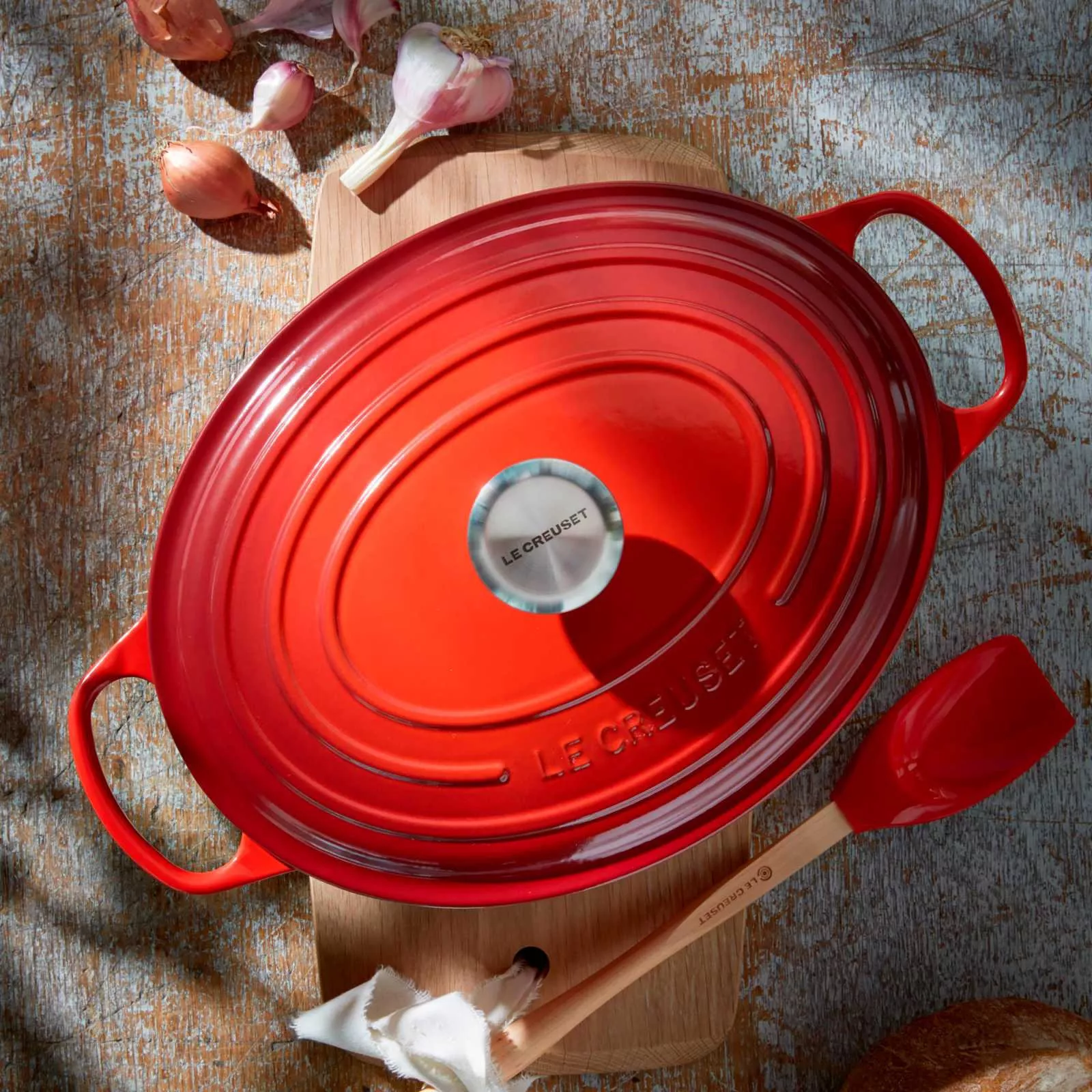 Каструля овальна чавунна з кришкою Le Creuset Cast Iron Cherry Red, об'єм 4,7 л, діаметр 29 см (21178290602430) - Фото nav 7